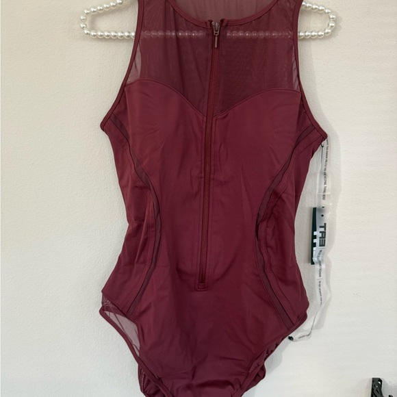 TA3 limited edition Crewneck Mesh Sleeveless Surfy dark cherry XL regular/ long - Picture 3 of 8